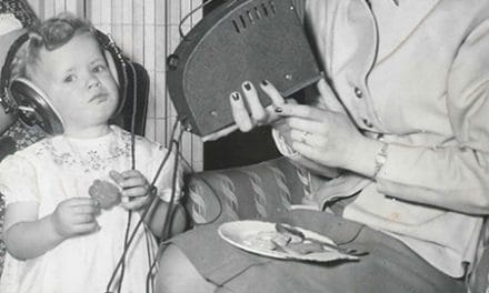 Regardez cette vielle prothèse auditive d’une petite fille en 1934
